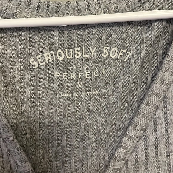 Aeropostale shirt size small - Picture 2 of 2